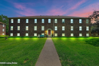 1008 Lake Way Unit D12, Louisville, KY 40222