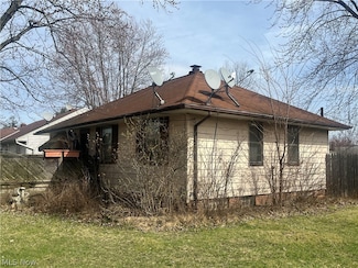 10631 Bellaire Rd, Cleveland, OH 44111