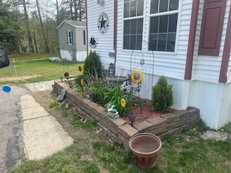 18 Autumn Dr, Belmont, NH 03220