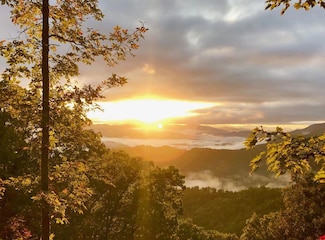 187 Oak Ridge Ln, Bryson City, NC 28713