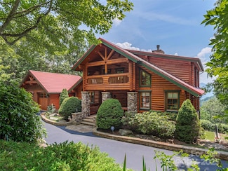 574 Leatherwood Dr, Maggie Valley, NC 28751