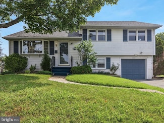 3557 Swiftwater Ln, Brookhaven, PA 19015