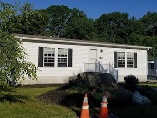 18 Leisurewoods Dr, Rockland, MA 02370