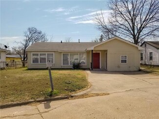 905 E Buck Dr, Shawnee, OK 74801