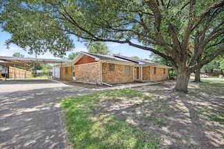 1207 Royal Dr, Kaufman, TX 75142