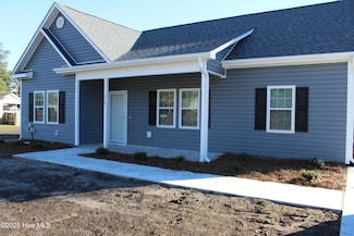 216 W Charity Rd, Rose Hill, NC 28458