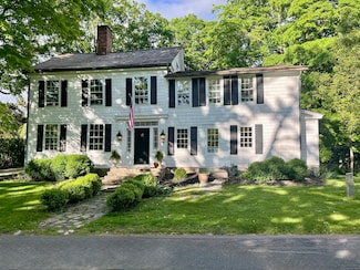 118 Sanfordtown Rd, Redding, CT 06896