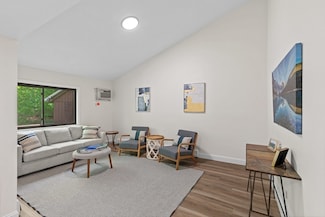 29 Adams Ct, Amesbury, MA 01913