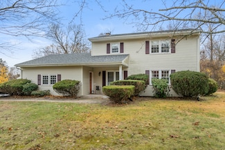 128 Pond Ln, Manchester, CT 06042