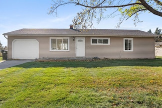 5011 3 Oaks Rd, Crystal Lake, IL 60014