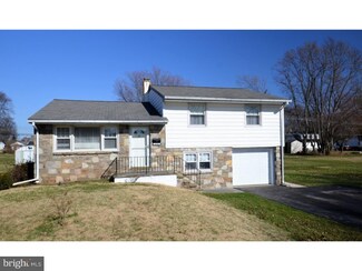 1030 Sparrow Rd, Norristown, PA 19403