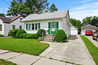 12 N Du Bois Ave, Elgin, IL 60123