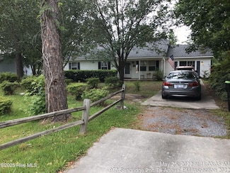 973 Sand Ridge Rd, Hubert, NC 28539