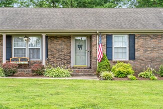 1955 Winsome Ln, Adams, TN 37010