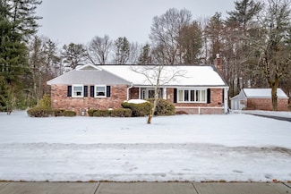 325 Holyoke Rd, Westfield, MA 01085