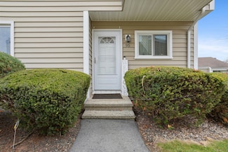 95 Monticello Dr Unit 95, Branford, CT 06405