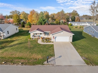 104 Thomas Dr, Marshall, IL 62441