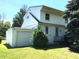 7507 Packard Rd, Niagara Falls, NY 14304