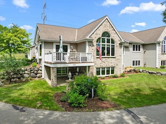 1646 Vivian Ct, West Bend, WI 53090