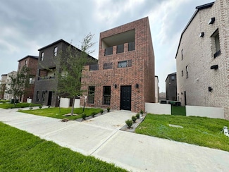 210 Veracruz Dr Unit 108, Laredo, TX 78045