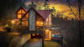 313 Spruce Cir, Mineral Bluff, GA 30559