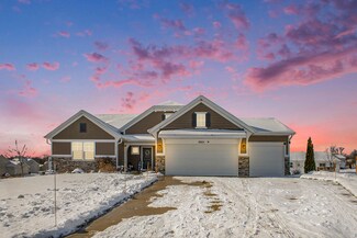 8503 Snowy Plover Rd SE, Caledonia, MI 49316