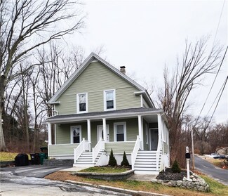 5 Laurel St, Woonsocket, RI 02895