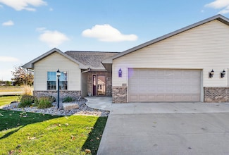 1402 Candlelight Ln Unit 1, Fond Du Lac, WI 54937