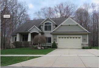 5086 Clear Springs Dr SE Unit 10, Ada, MI 49301