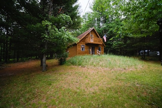 5680 E Shores Dr, Free Soil, MI 49411