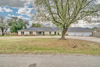 601 W Magnolia St, Madisonville, TX 77864