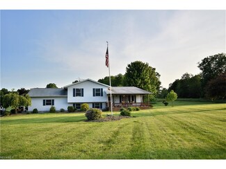 42603 Crestview Rd, Leetonia, OH 44431
