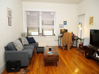 1386 Beacon St Unit 4, Brookline, MA 02446