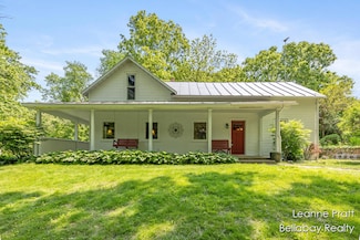 13814 28th St, Lowell, MI 49331