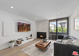750 N Kings Rd Unit 201, West Hollywood, CA 90069