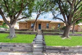 1724 Saint James Dr, Carrollton, TX 75007
