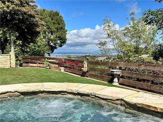 27064 Sunnyridge Rd, Palos Verdes Peninsula, CA 90274