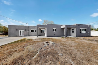 534 Muscatel Ave NE, Albuquerque, NM 87107