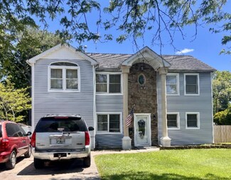 1609 N Thompson Dr, Bay Shore, NY 11706