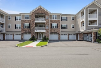 231 Brookside Ct Unit 231, Newtown, CT 06470