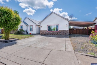 930 Hammer St, Harrisburg, OR 97446