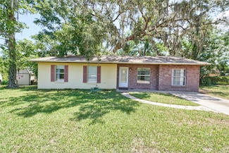 881 Cedar Cir, Tavares, FL 32778