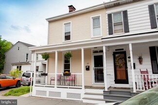 57 Perry St, Lambertville, NJ 08530