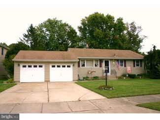 27 Iorio Dr, Trenton, NJ 08620