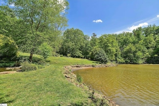 41 Lake Ridge Dr, Greenville, SC 29611