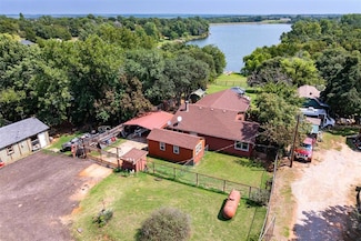 10955 Carriage St, Hinton, OK 73047