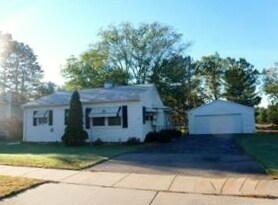 517 E May St, Adams, WI 53910