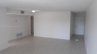 5900 NW 17th Place Unit 109, Sunrise, FL 33313