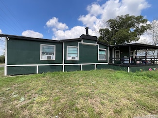 1 3rd St, Pettus, TX 78146