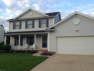 1276 Shady Lakes Dr, Kent, OH 44240